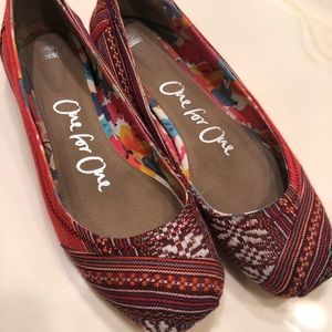 TOMS tribal print flats